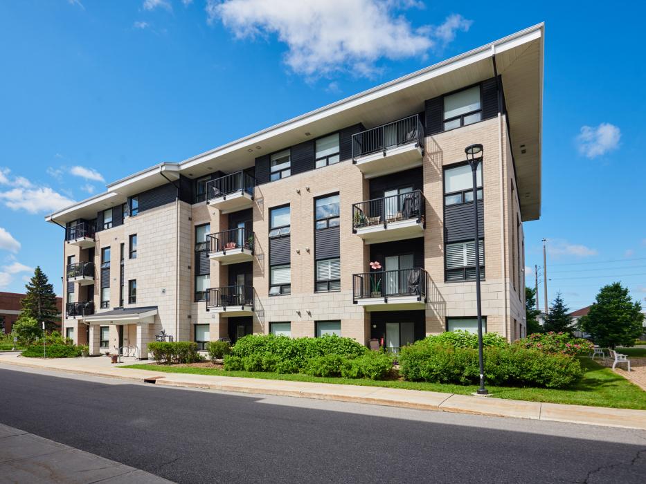 https://www.londonhousephoto.ca/401-200-winterfell-private-ottawa/